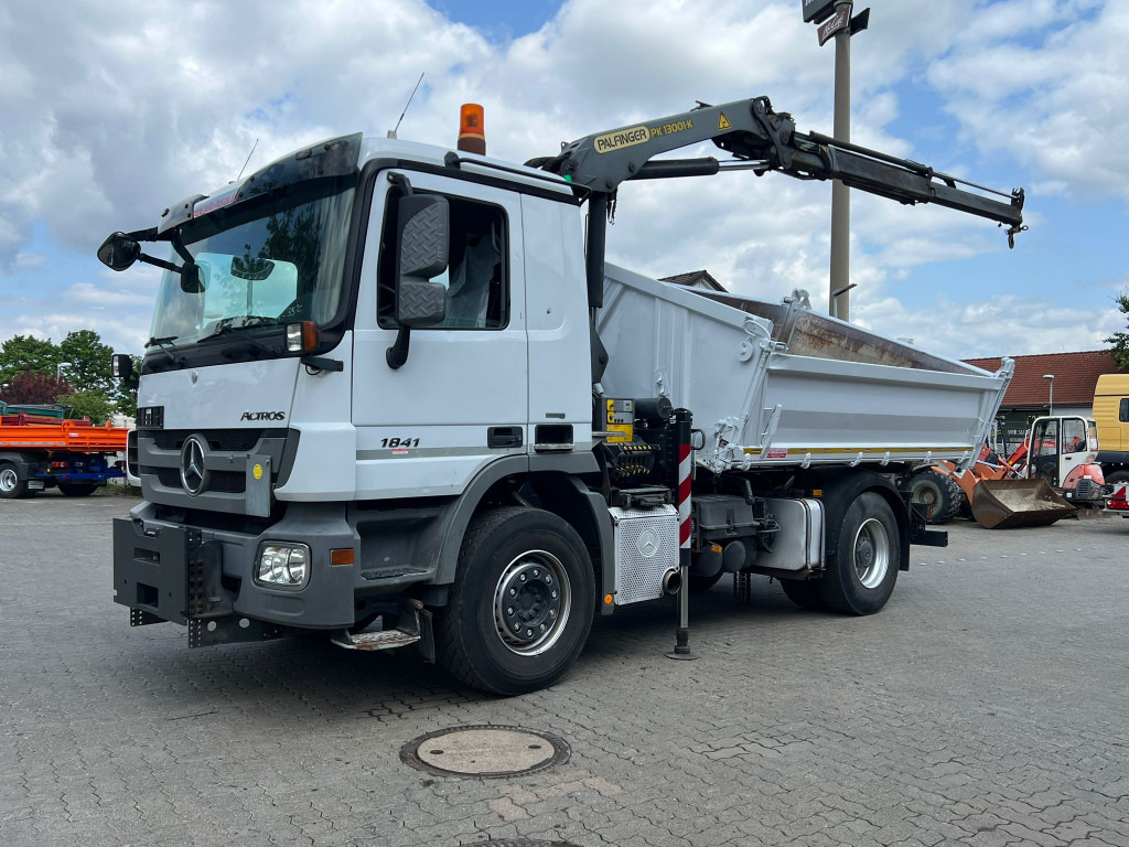 MERCEDES-BENZ Actros 1841 K 2-Achs Kipper Kran Funk 2xhydr+Greifer - Damperli kamyon, Vinçli kamyon: fotoğraf 1 MERCEDES-BENZ Actros 1841 K 2-Achs Kipper Kran Funk 2xhydr+Greifer - Damperli kamyon, Vinçli kamyon: fotoğraf 1