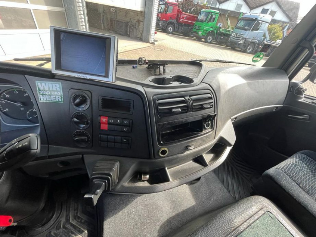 Kapalı kasa kamyonet MERCEDES-BENZ Atego 818 L Möbelkoffer LBW Möbelkoffer gr.Fhs+Sitzreihe: fotoğraf 12