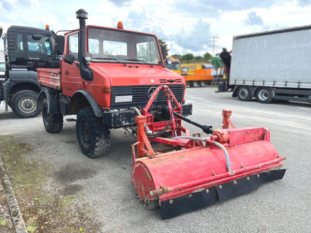 MERCEDES-BENZ Unimog U 424 2-Achs Allradkipper Front+Heckhydraulik Besen - Damperli kamyon: fotoğraf 2 MERCEDES-BENZ Unimog U 424 2-Achs Allradkipper Front+Heckhydraulik Besen - Damperli kamyon: fotoğraf 2