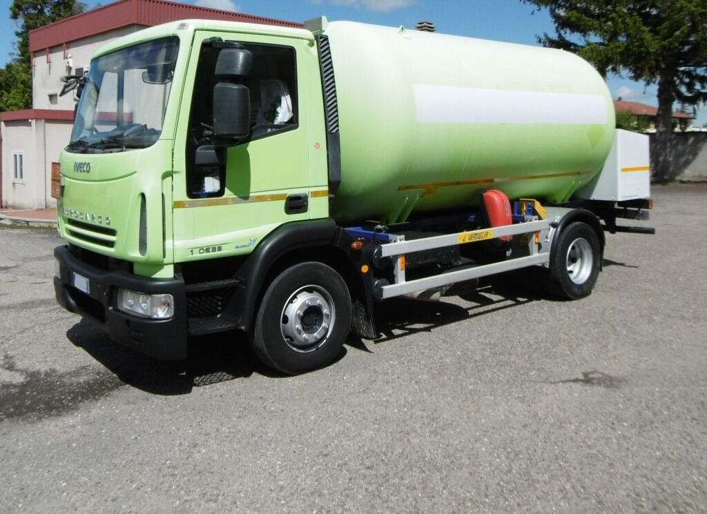 IVECO - Tanker kamyon: fotoğraf 1 IVECO - Tanker kamyon: fotoğraf 1
