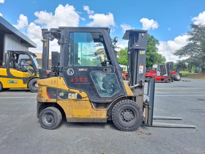 Caterpillar DP25NT - Dizel forklift: fotoğraf 3 Caterpillar DP25NT - Dizel forklift: fotoğraf 3