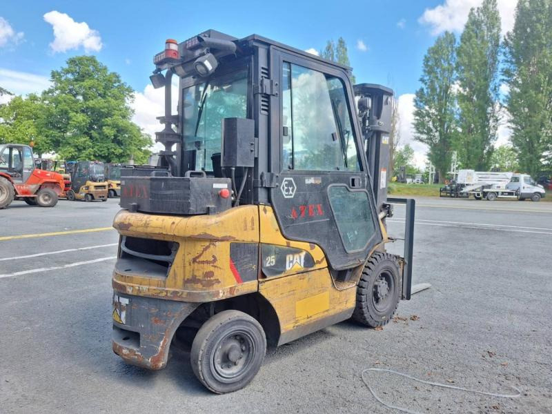 Caterpillar DP25NT - Dizel forklift: fotoğraf 4 Caterpillar DP25NT - Dizel forklift: fotoğraf 4
