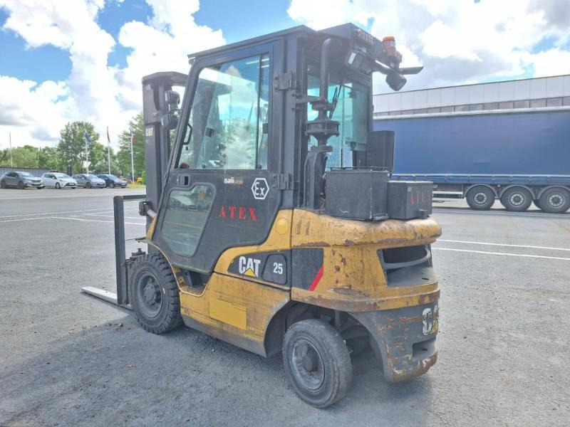 Caterpillar DP25NT - Dizel forklift: fotoğraf 5 Caterpillar DP25NT - Dizel forklift: fotoğraf 5