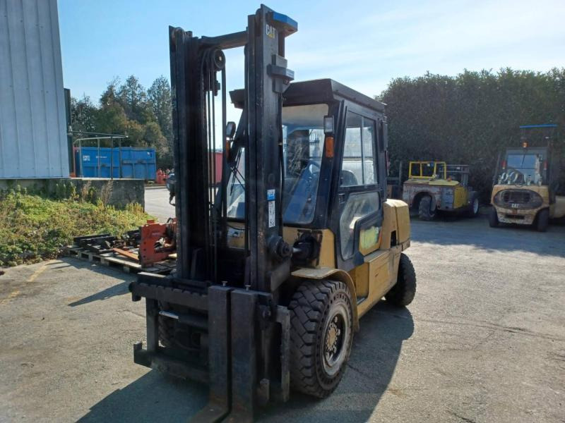 Caterpillar DP50K2 - Dizel forklift: fotoğraf 2 Caterpillar DP50K2 - Dizel forklift: fotoğraf 2
