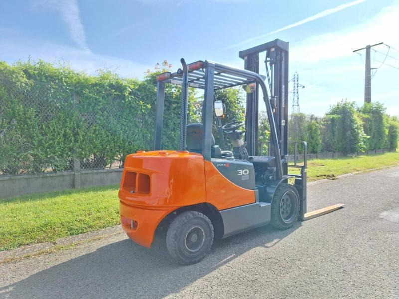 Doosan D30S 5 - Dizel forklift: fotoğraf 5 Doosan D30S 5 - Dizel forklift: fotoğraf 5