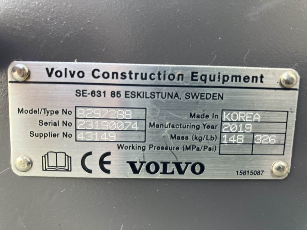 Volvo Anbauplatte S60 - Çabuk bağlantı: fotoğraf 3 Volvo Anbauplatte S60 - Çabuk bağlantı: fotoğraf 3