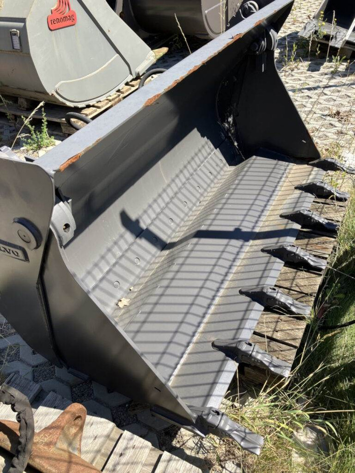 Volvo Klappschaufel mit Zähnen TPZ - Kova: fotoğraf 1 Volvo Klappschaufel mit Zähnen TPZ - Kova: fotoğraf 1