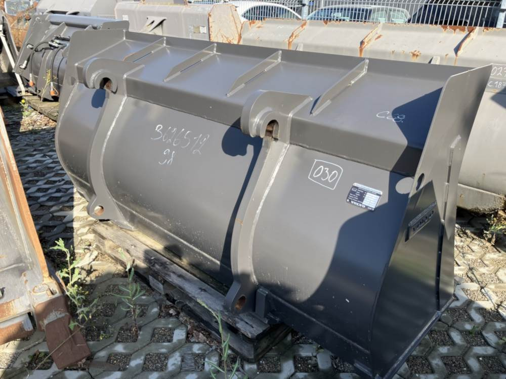 Volvo Schaufel mit Zähnen TPV - Kova: fotoğraf 2 Volvo Schaufel mit Zähnen TPV - Kova: fotoğraf 2