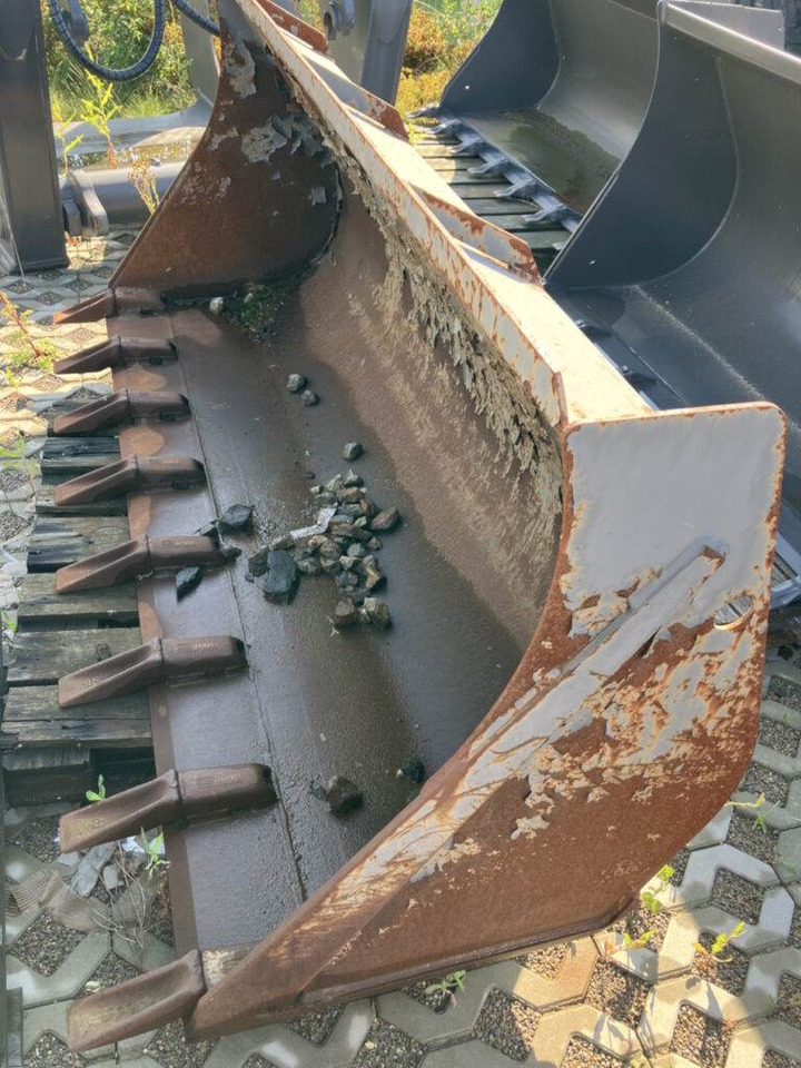 Volvo Schaufel mit Zähnen TPZ - Kova: fotoğraf 3 Volvo Schaufel mit Zähnen TPZ - Kova: fotoğraf 3