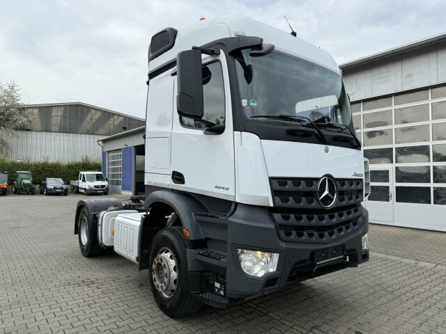 Mercedes-Benz Actros 1843 Sattelzugmaschine 4x2 Kipph. - Çekici: fotoğraf 1 Mercedes-Benz Actros 1843 Sattelzugmaschine 4x2 Kipph. - Çekici: fotoğraf 1