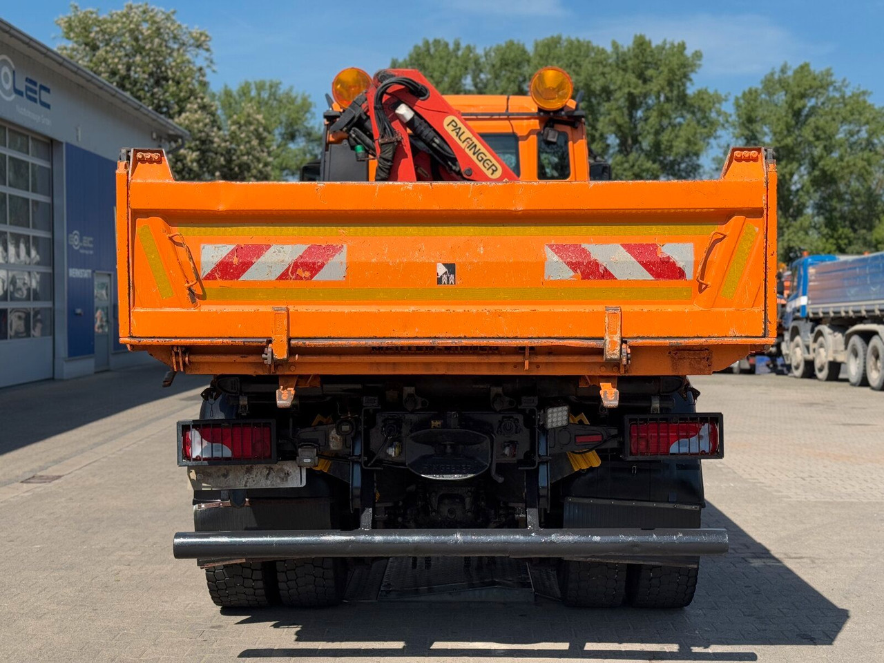 MAN TGA 18.360 4x4 Kipper Kran PALFINGER Winterd. - Vinçli kamyon: fotoğraf 4 MAN TGA 18.360 4x4 Kipper Kran PALFINGER Winterd. - Vinçli kamyon: fotoğraf 4