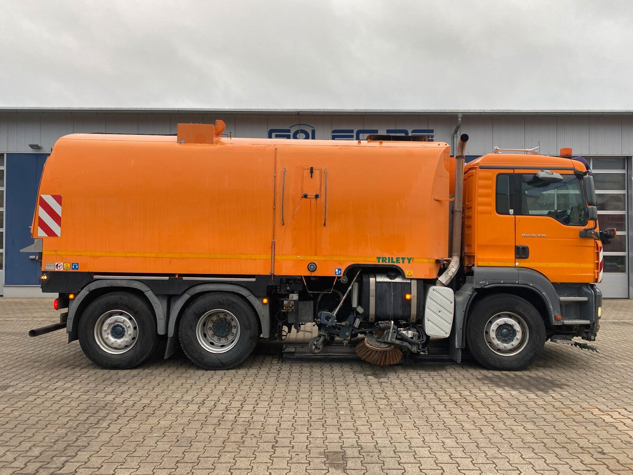MAN TGA 26.430 6x2-2 LL - Yol süpürme aracı: fotoğraf 2 MAN TGA 26.430 6x2-2 LL - Yol süpürme aracı: fotoğraf 2