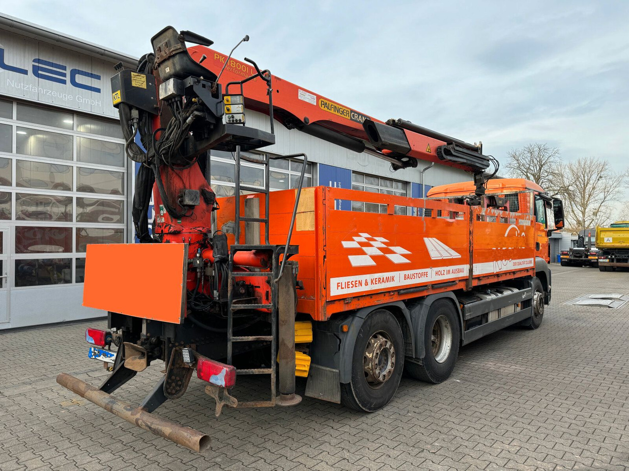MAN TGS 26.400 6x2 Pritsche Kran Palfinger PK 18001L - Sal/ Açık kasa kamyon, Vinçli kamyon: fotoğraf 3 MAN TGS 26.400 6x2 Pritsche Kran Palfinger PK 18001L - Sal/ Açık kasa kamyon, Vinçli kamyon: fotoğraf 3