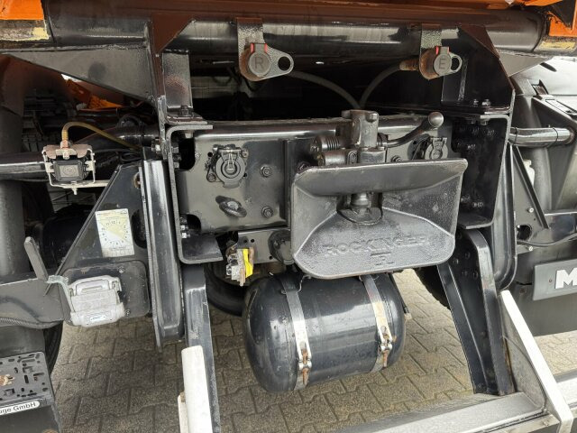 MAN TGS 28.400 6x4-4 Kipper Kran Palfinger PK9002 - Damperli kamyon, Vinçli kamyon: fotoğraf 3 MAN TGS 28.400 6x4-4 Kipper Kran Palfinger PK9002 - Damperli kamyon, Vinçli kamyon: fotoğraf 3