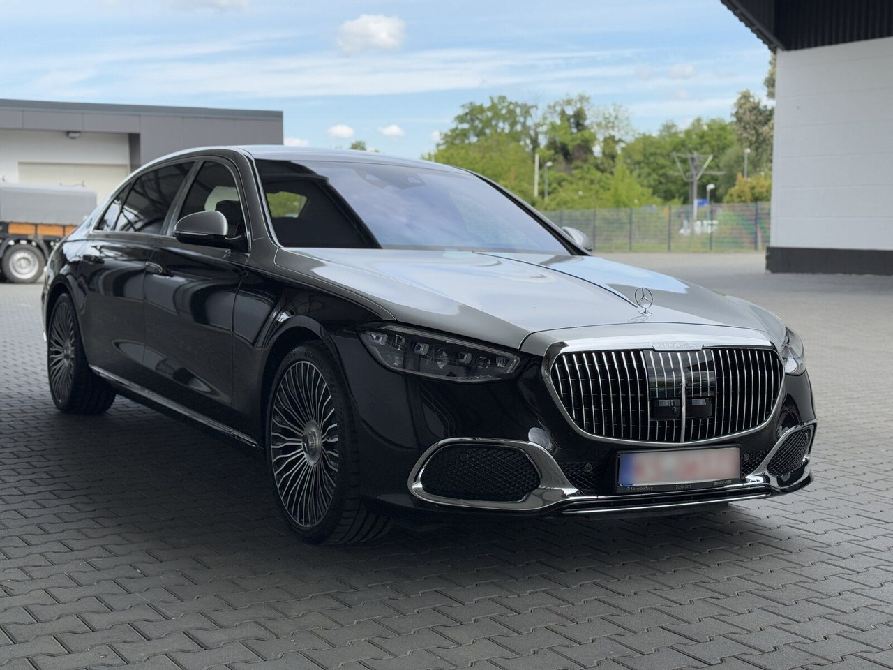 Maybach Mercedes Benz S680 Maybach V12 High-End -Paket - Sedan araba: fotoğraf 1 Maybach Mercedes Benz S680 Maybach V12 High-End -Paket - Sedan araba: fotoğraf 1