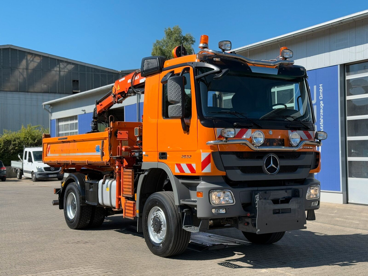 Mercedes-Benz ACTROS 2044 4x4 Kipper Kran ATLAS 65.2 A2L - Damperli kamyon, Vinçli kamyon: fotoğraf 1 Mercedes-Benz ACTROS 2044 4x4 Kipper Kran ATLAS 65.2 A2L - Damperli kamyon, Vinçli kamyon: fotoğraf 1