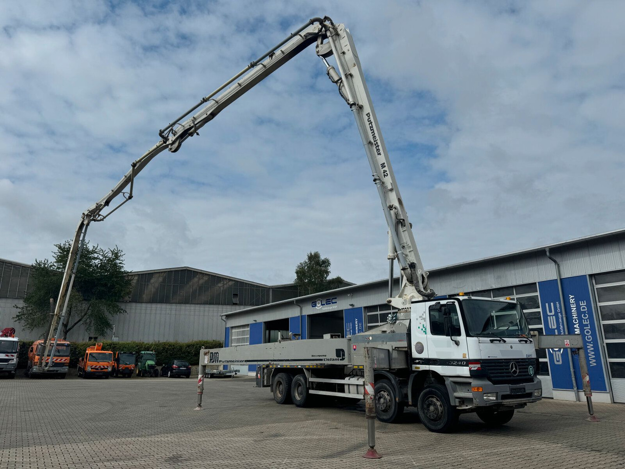 Mercedes-Benz ACTROS 3240 8x4 Betonpumpe PUTZMEISTER BSF 42 M - Mobil beton pompası: fotoğraf 2 Mercedes-Benz ACTROS 3240 8x4 Betonpumpe PUTZMEISTER BSF 42 M - Mobil beton pompası: fotoğraf 2