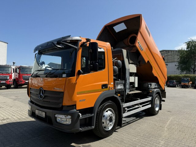 Mercedes-Benz ATEGO 1323 4x2 Kehrmaschine FAUN Viajet 6R/H - Yol süpürme aracı: fotoğraf 5 Mercedes-Benz ATEGO 1323 4x2 Kehrmaschine FAUN Viajet 6R/H - Yol süpürme aracı: fotoğraf 5