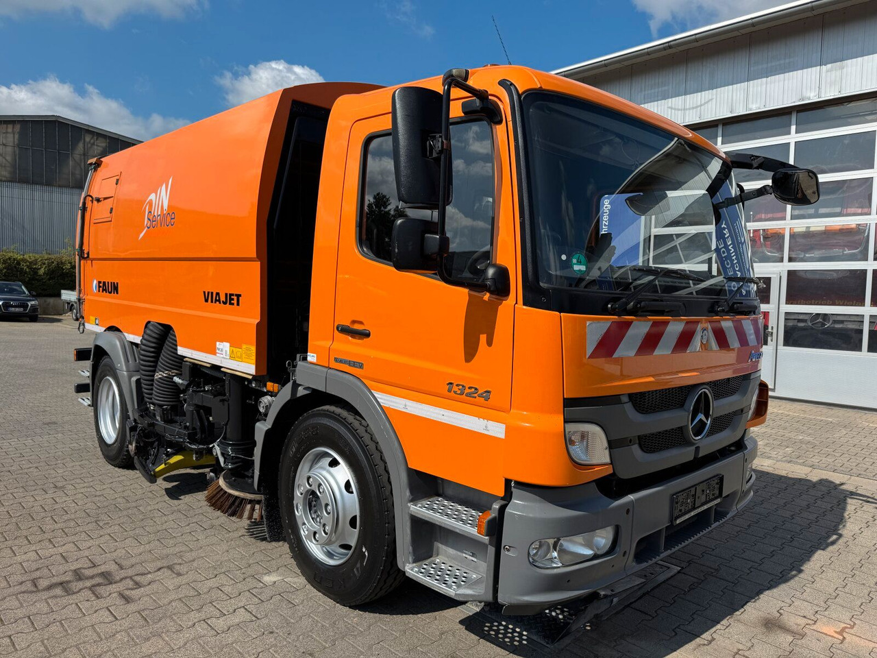 Mercedes-Benz ATEGO 1324 4x2 Kehrmaschine FAUN Viajet 6R/H - Yol süpürme aracı: fotoğraf 1 Mercedes-Benz ATEGO 1324 4x2 Kehrmaschine FAUN Viajet 6R/H - Yol süpürme aracı: fotoğraf 1