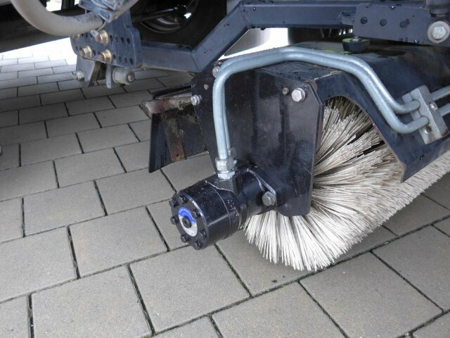 Mercedes-Benz ATEGO 1523 4x2 FAUN Viajet 6R/H HD 100 Bar - Yol süpürme aracı: fotoğraf 4 Mercedes-Benz ATEGO 1523 4x2 FAUN Viajet 6R/H HD 100 Bar - Yol süpürme aracı: fotoğraf 4