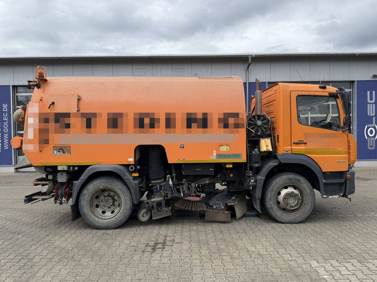 Mercedes-Benz Atego 1324 4x2 Kehrmaschine Schmidt SKF S7B 7 m³ - Yol süpürme aracı: fotoğraf 2 Mercedes-Benz Atego 1324 4x2 Kehrmaschine Schmidt SKF S7B 7 m³ - Yol süpürme aracı: fotoğraf 2