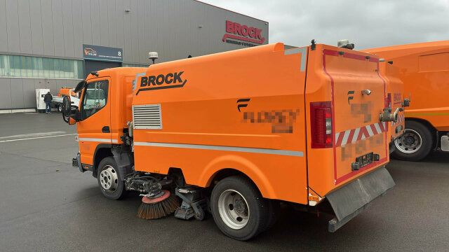 Mitsubishi Canter FUSO Kehrmaschine BROCK SL140 4 m³ - Yol süpürme aracı: fotoğraf 1 Mitsubishi Canter FUSO Kehrmaschine BROCK SL140 4 m³ - Yol süpürme aracı: fotoğraf 1