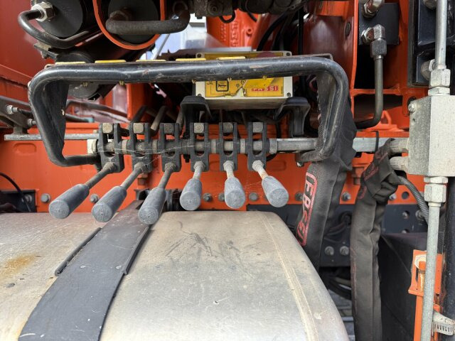 Renault Premium Lander Pritsche mit Kran FASSI - Vinçli kamyon, Sal/ Açık kasa kamyon: fotoğraf 4 Renault Premium Lander Pritsche mit Kran FASSI - Vinçli kamyon, Sal/ Açık kasa kamyon: fotoğraf 4