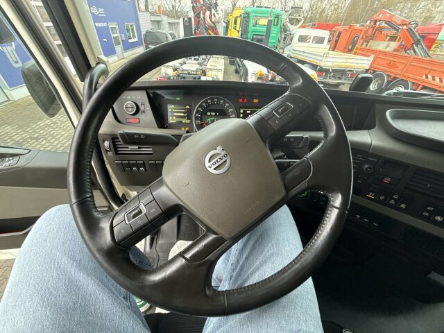 Volvo FH 510 8x4 Holztransporter Kran PENZ *Anhänger - Tomruk kamyonu, Vinçli kamyon: fotoğraf 2 Volvo FH 510 8x4 Holztransporter Kran PENZ *Anhänger - Tomruk kamyonu, Vinçli kamyon: fotoğraf 2