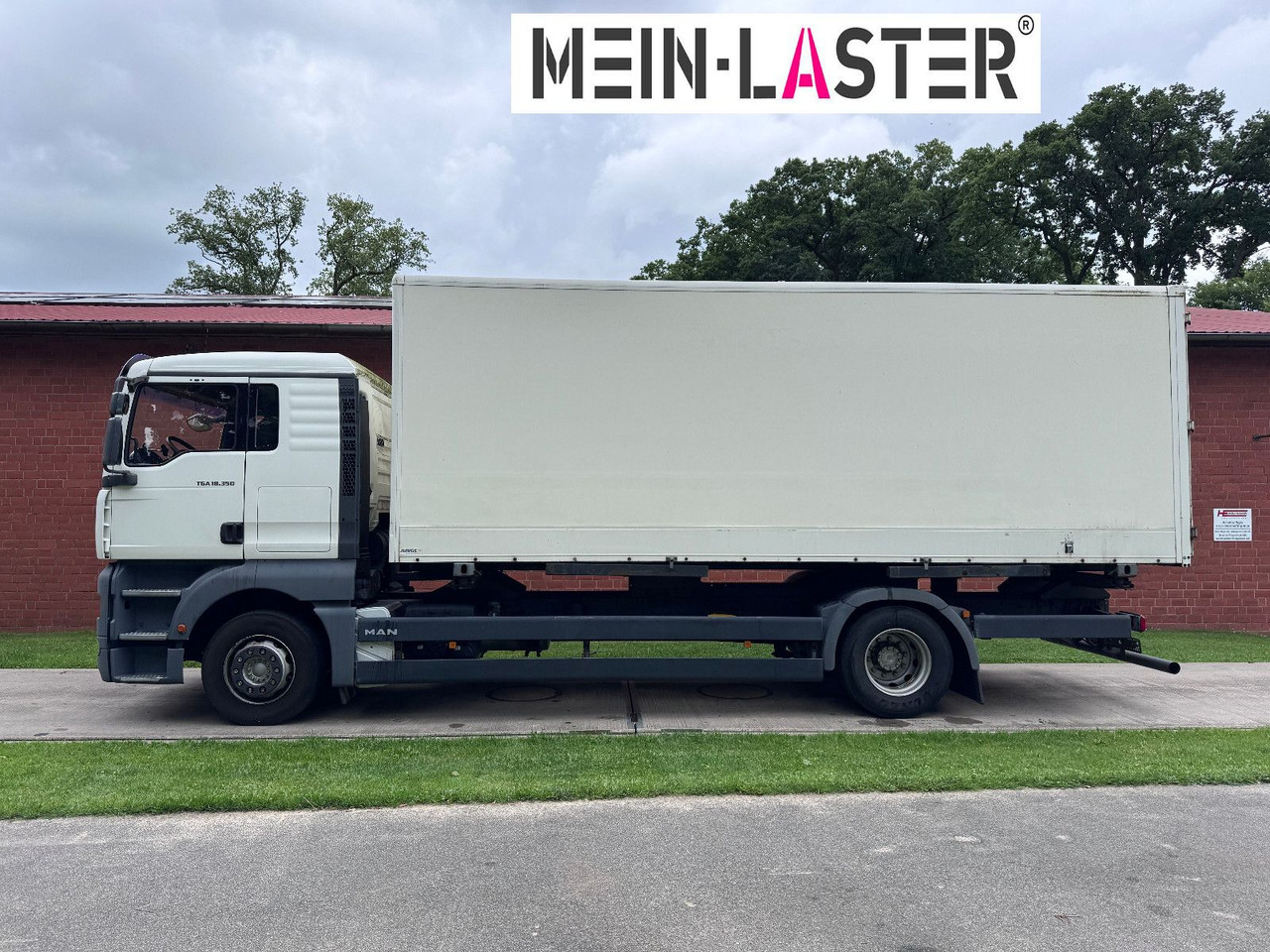MAN TGA 18.350 BDF 5 Sitzer Klima nur 209.380 km - Kapalı kasa kamyon: fotoğraf 4 MAN TGA 18.350 BDF 5 Sitzer Klima nur 209.380 km - Kapalı kasa kamyon: fotoğraf 4