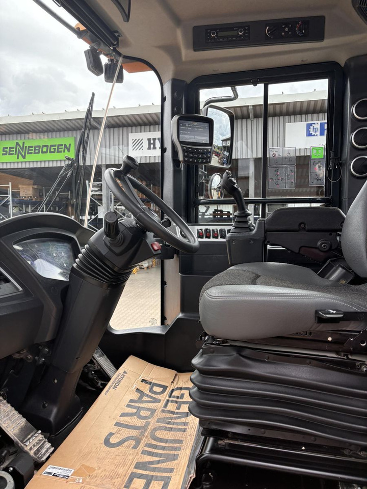Hyundai HL975 - Tekerlekli yükleyici: fotoğraf 5 Hyundai HL975 - Tekerlekli yükleyici: fotoğraf 5