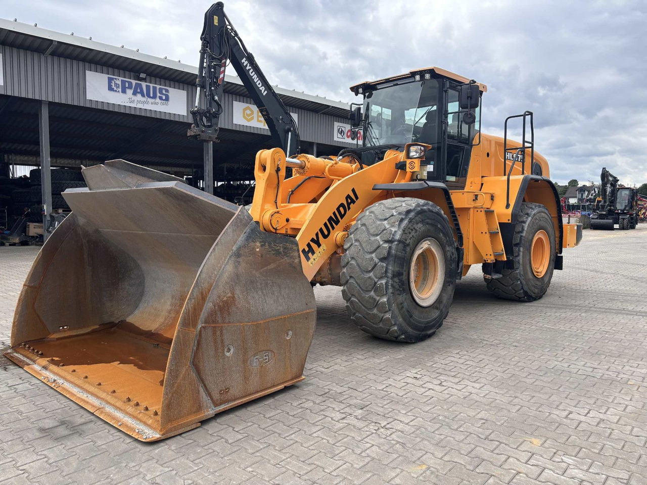 Hyundai HL975 - Tekerlekli yükleyici: fotoğraf 1 Hyundai HL975 - Tekerlekli yükleyici: fotoğraf 1