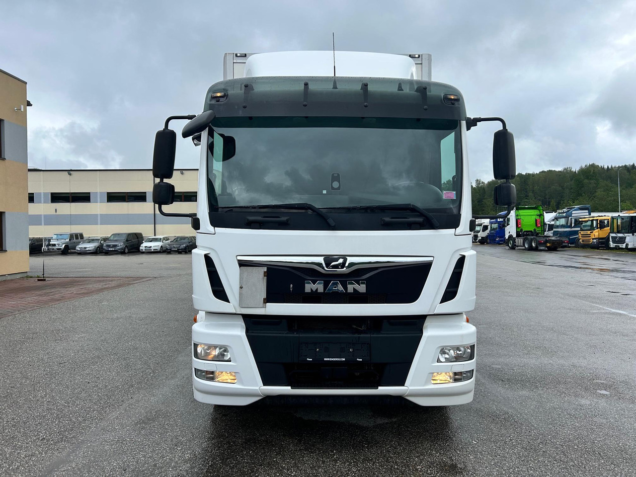 MAN TGM 18.290 - Kapalı kasa kamyon: fotoğraf 2 MAN TGM 18.290 - Kapalı kasa kamyon: fotoğraf 2
