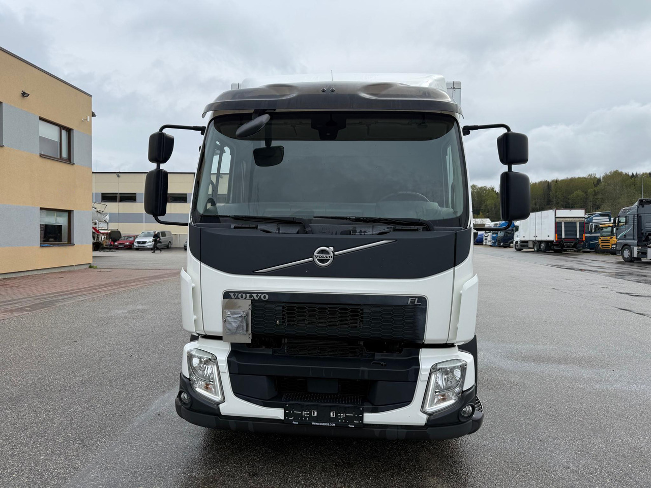 VOLVO FL250 - Kapalı kasa kamyon: fotoğraf 3 VOLVO FL250 - Kapalı kasa kamyon: fotoğraf 3
