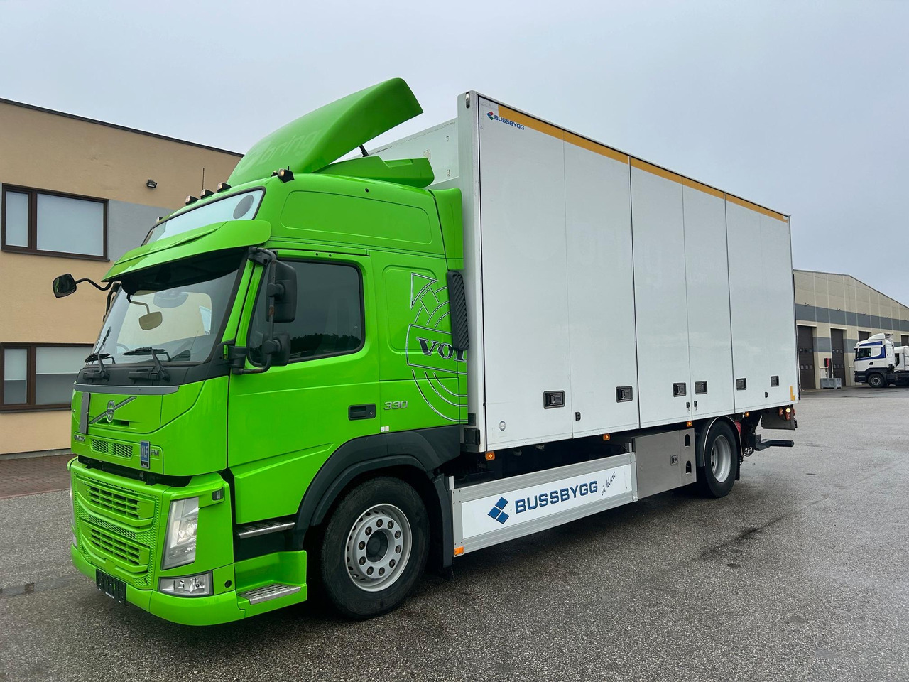 VOLVO FM330 - Kapalı kasa kamyon: fotoğraf 4 VOLVO FM330 - Kapalı kasa kamyon: fotoğraf 4