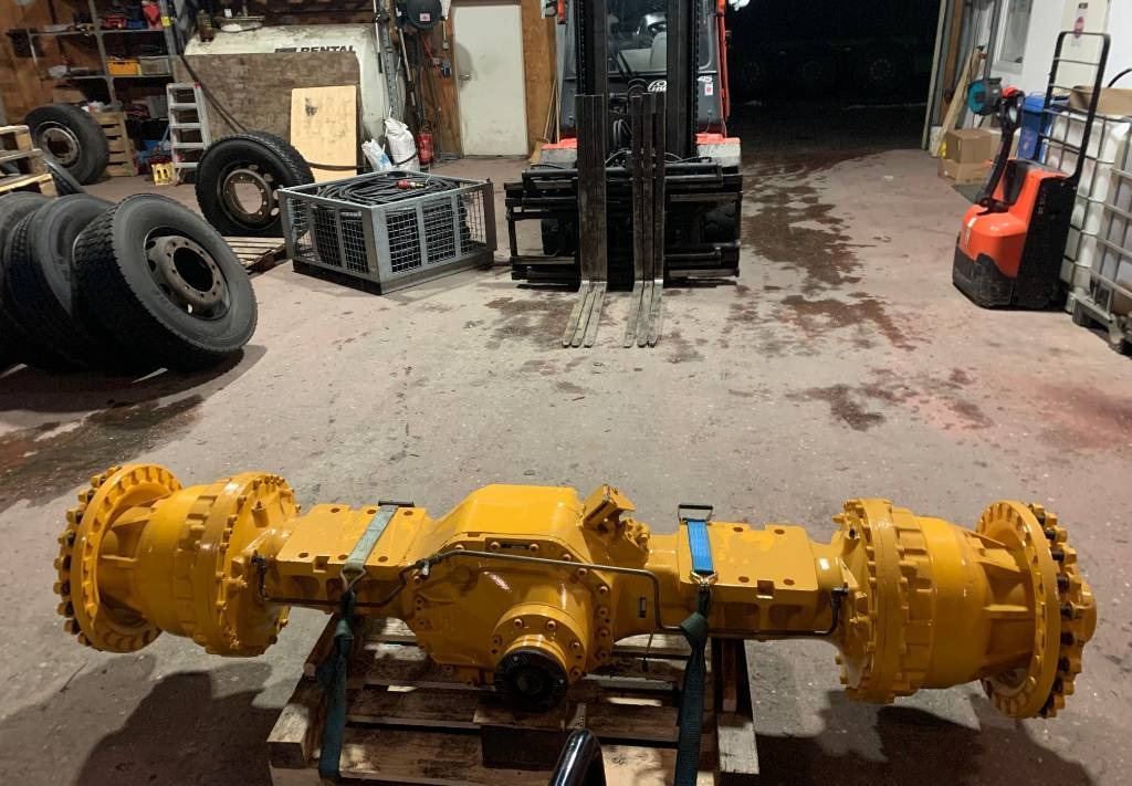 Volvo L220 E-F Achse - Axle - Hubgerüst - short boom - Tekerlekli yükleyici: fotoğraf 3 Volvo L220 E-F Achse - Axle - Hubgerüst - short boom - Tekerlekli yükleyici: fotoğraf 3