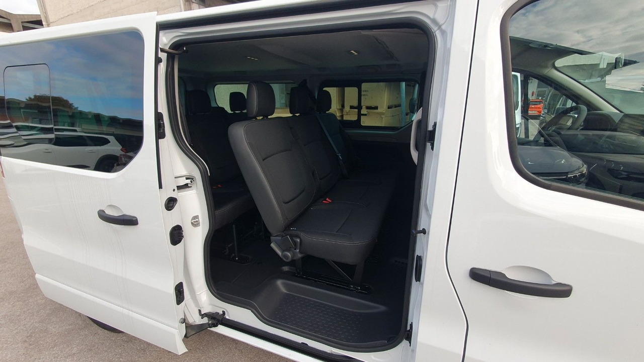 Renault Trafic Passenger Grand Intens dCi 150 - Minivan: fotoğraf 5 Renault Trafic Passenger Grand Intens dCi 150 - Minivan: fotoğraf 5