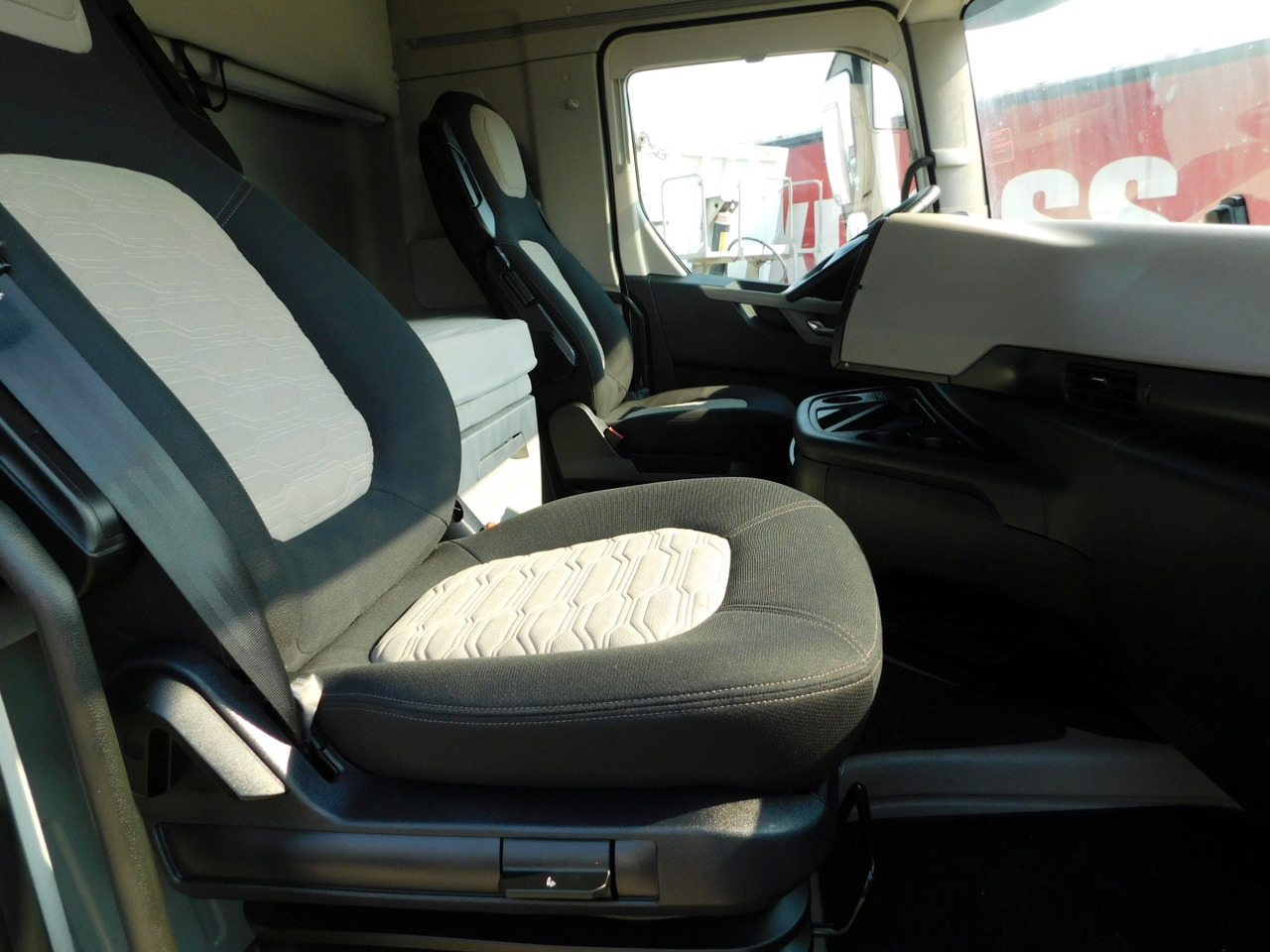 Ford F max 4x2 scab e6 12tx2620 ecotorq - Çekici: fotoğraf 5 Ford F max 4x2 scab e6 12tx2620 ecotorq - Çekici: fotoğraf 5