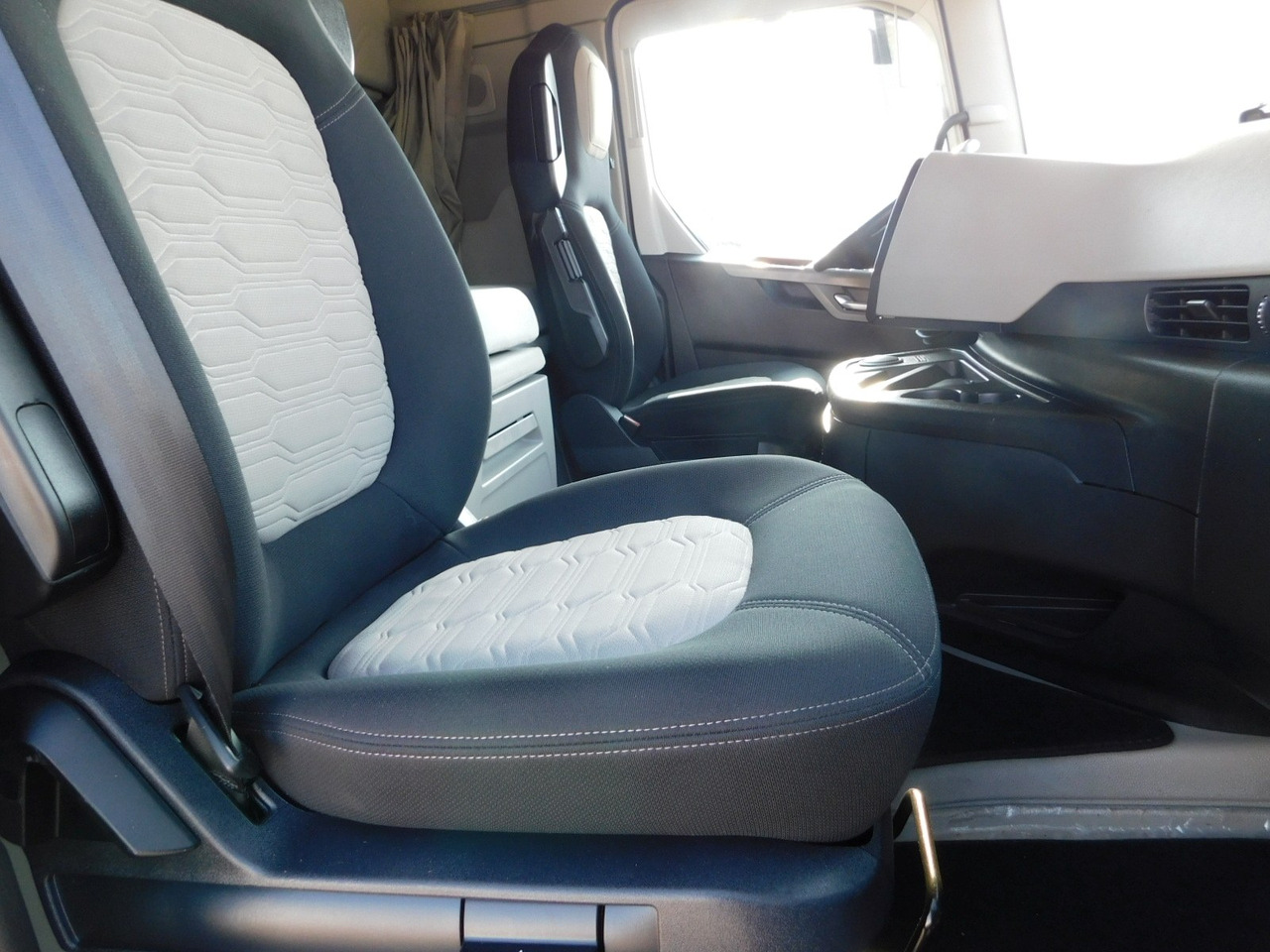 Ford F max 4x2 scab e6 12tx2620 ecotorq - Çekici: fotoğraf 5 Ford F max 4x2 scab e6 12tx2620 ecotorq - Çekici: fotoğraf 5