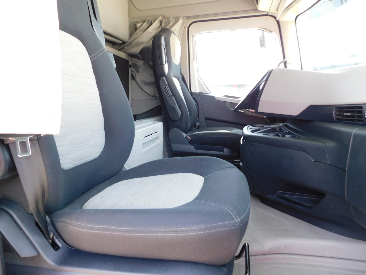 Ford F max chk1 - Çekici: fotoğraf 5 Ford F max chk1 - Çekici: fotoğraf 5