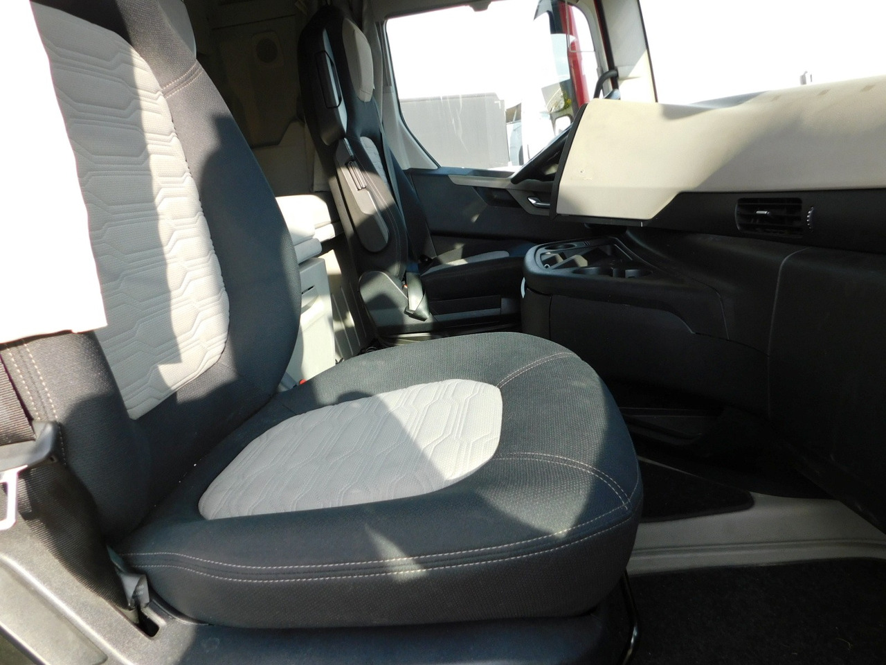 Ford F max ll 4x2 scab e6 12tx2620 - Çekici: fotoğraf 5 Ford F max ll 4x2 scab e6 12tx2620 - Çekici: fotoğraf 5