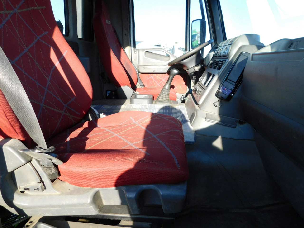 Iveco Magirus trakker - Sal/ Açık kasa kamyon, Vinçli kamyon: fotoğraf 5 Iveco Magirus trakker - Sal/ Açık kasa kamyon, Vinçli kamyon: fotoğraf 5