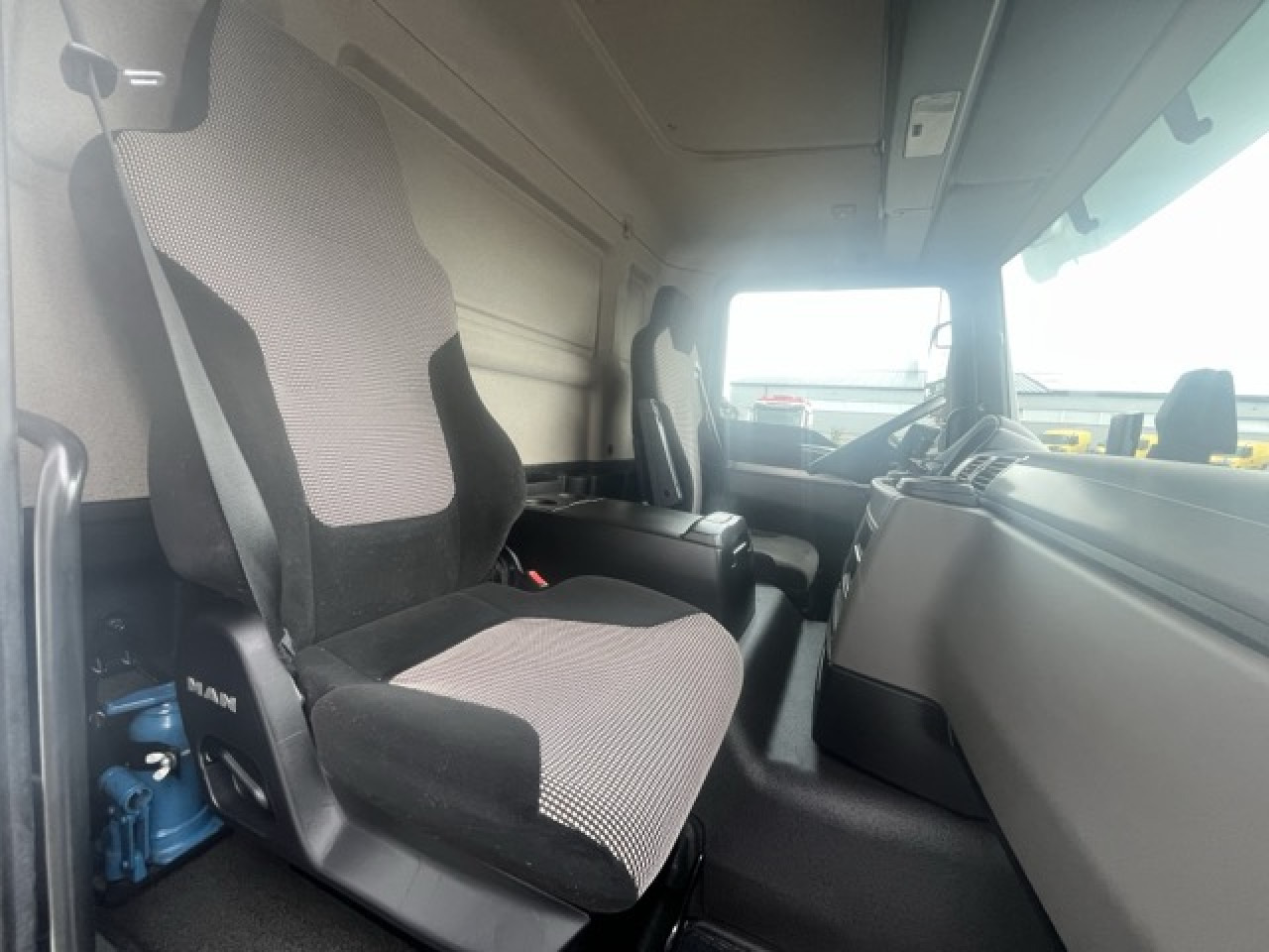 MAN TGM 15.290 4x2 LL Tiefkühler ATP 08.2028 Euro6 - Frigorifik kamyonet: fotoğraf 4 MAN TGM 15.290 4x2 LL Tiefkühler ATP 08.2028 Euro6 - Frigorifik kamyonet: fotoğraf 4