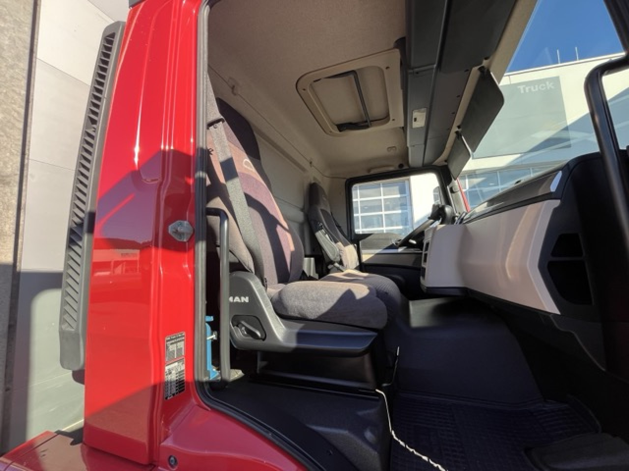 MAN TGM 18.320 4x2 BL Durchladbar - mit Tandemhänger - Tenteli kamyon: fotoğraf 5 MAN TGM 18.320 4x2 BL Durchladbar - mit Tandemhänger - Tenteli kamyon: fotoğraf 5