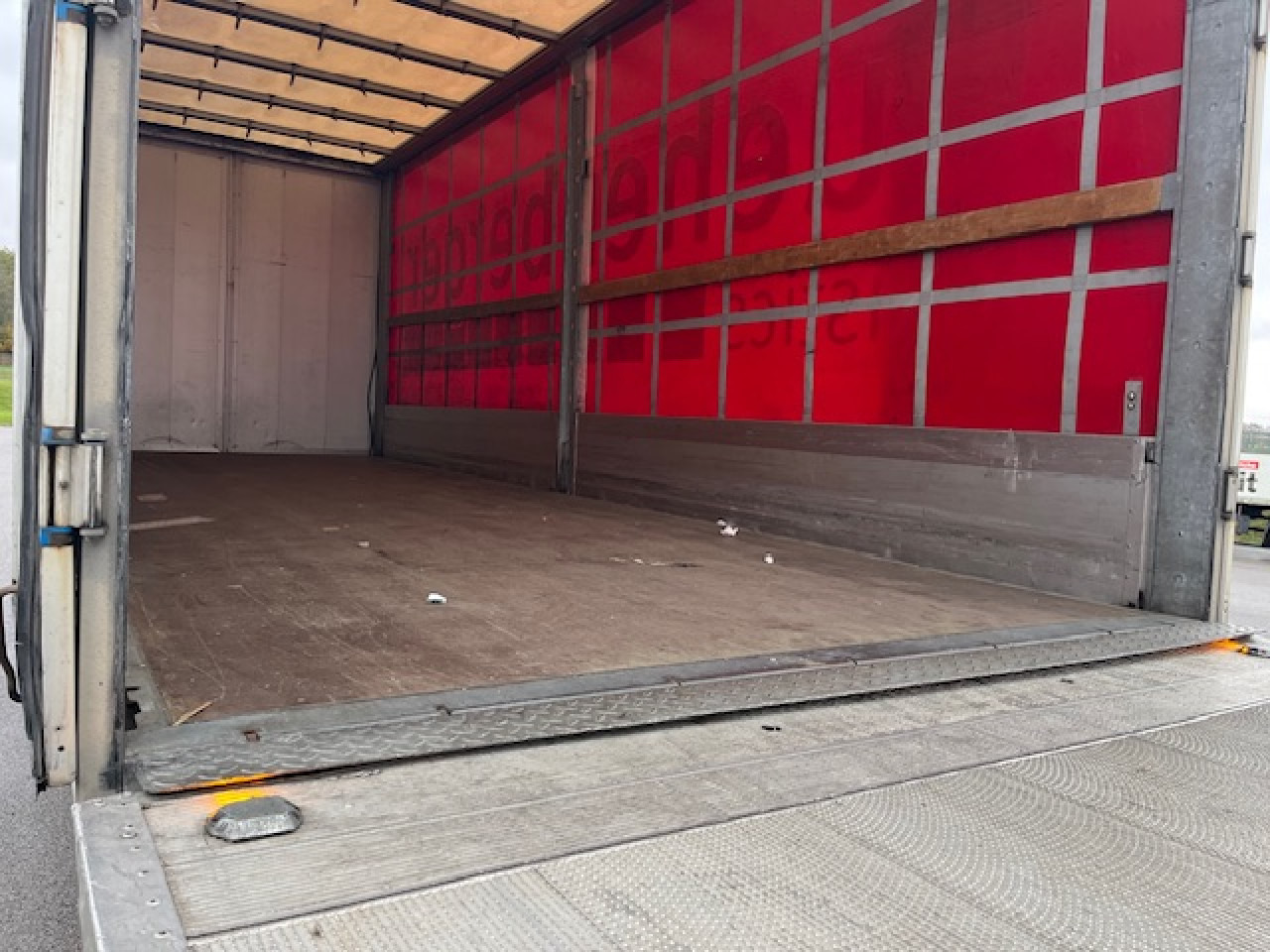 MAN TGM 18.320 4x2 BL Durchladbar - mit Tandemhänger - Tenteli kamyon: fotoğraf 2 MAN TGM 18.320 4x2 BL Durchladbar - mit Tandemhänger - Tenteli kamyon: fotoğraf 2