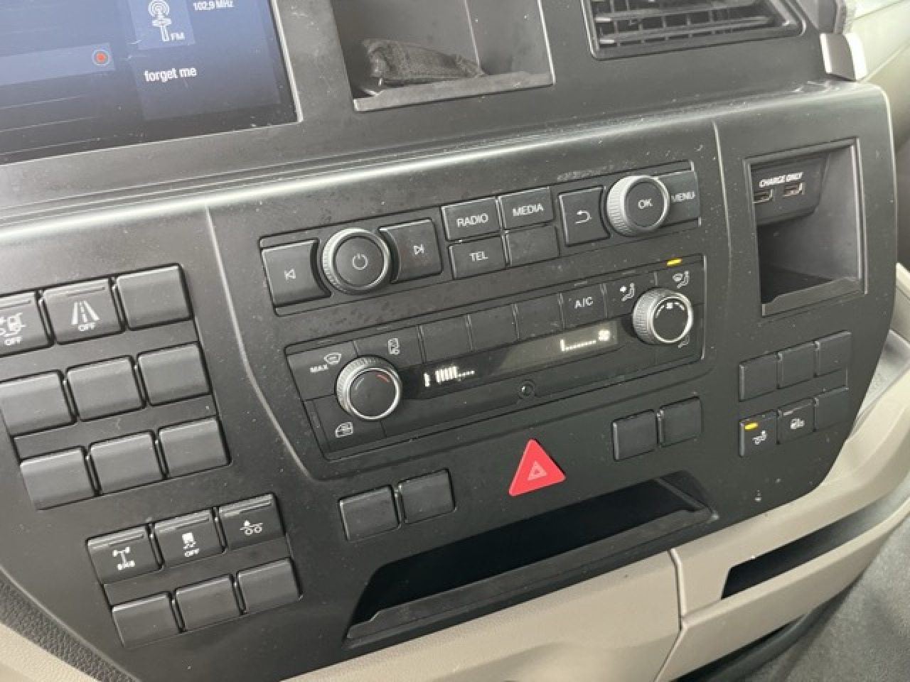 MAN TGS 26.360 6x2-4 LL Euro6 Klima AHK Luftfeder - Şasi kamyon: fotoğraf 4 MAN TGS 26.360 6x2-4 LL Euro6 Klima AHK Luftfeder - Şasi kamyon: fotoğraf 4