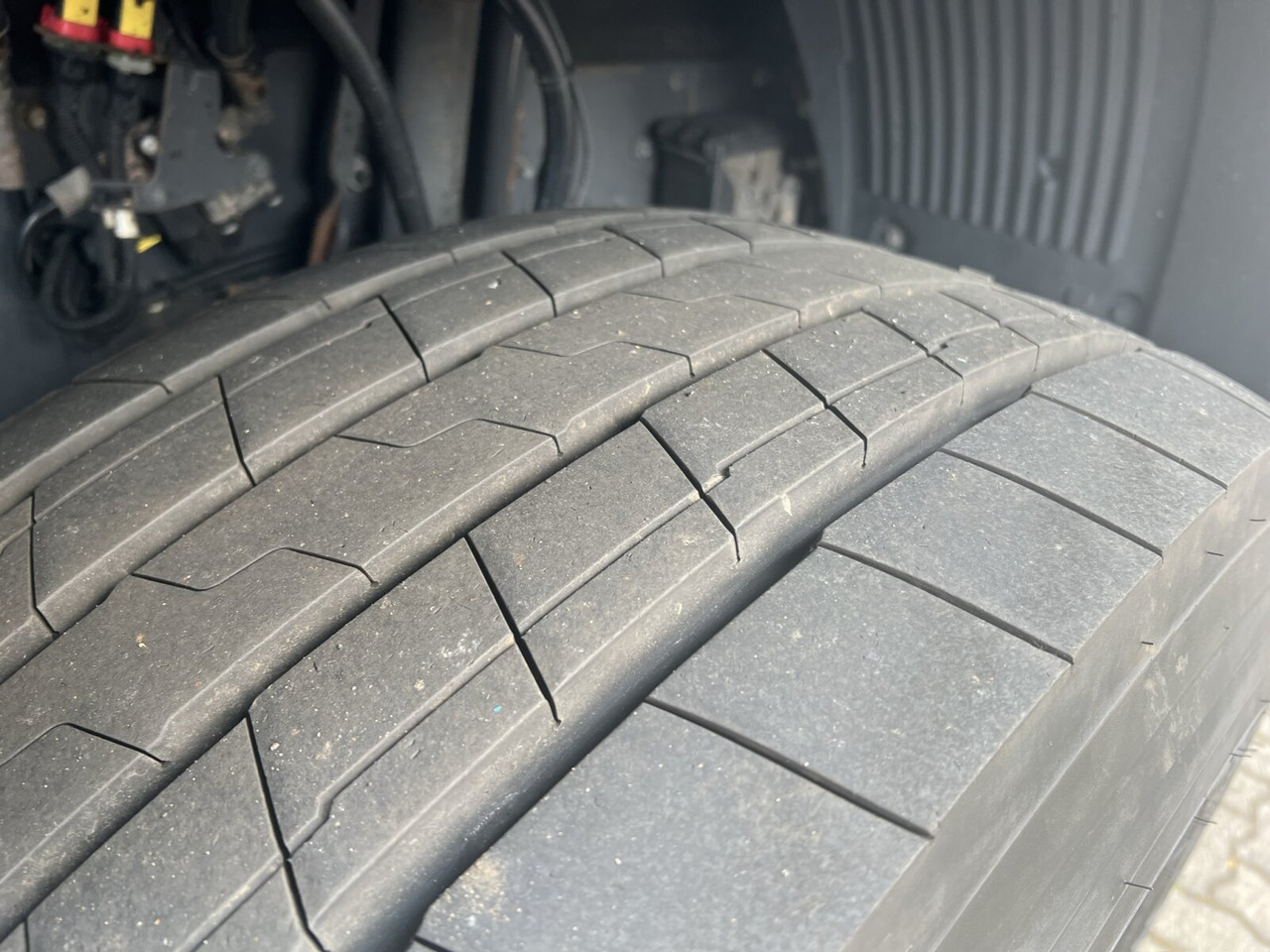 FH16 750 8x4 FH16 750 8x4, Retarder, Globetrotter, Vorlauflift/-lenk, Schwerlast 180T - Çekici: fotoğraf 4 FH16 750 8x4 FH16 750 8x4, Retarder, Globetrotter, Vorlauflift/-lenk, Schwerlast 180T - Çekici: fotoğraf 4