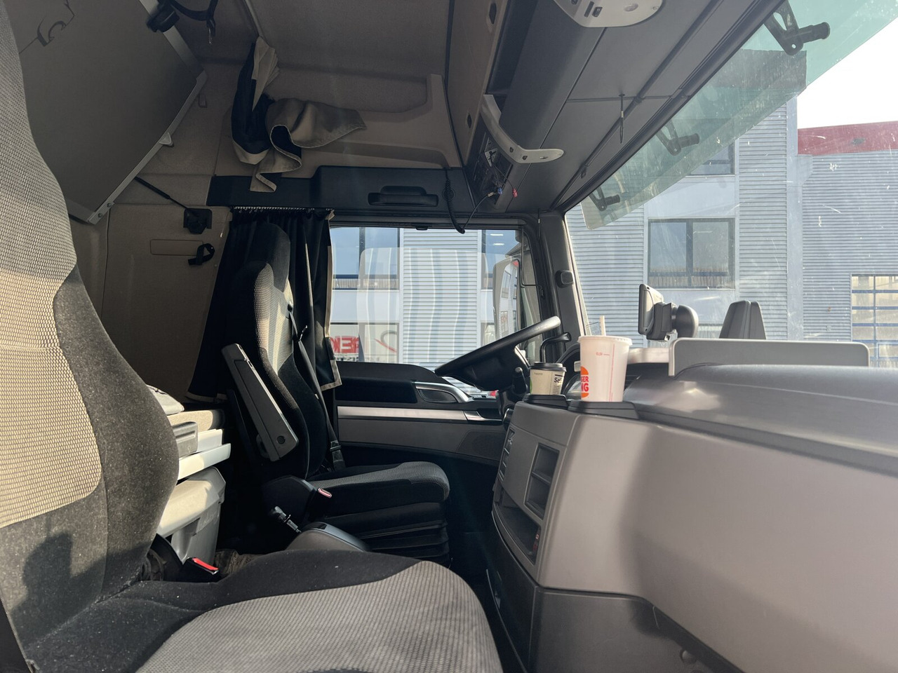 MAN TGX 18.500 4X2 LLS TGX 18.500 4X2 LLS, Retarder, Vollumer - Çekici: fotoğraf 5 MAN TGX 18.500 4X2 LLS TGX 18.500 4X2 LLS, Retarder, Vollumer - Çekici: fotoğraf 5