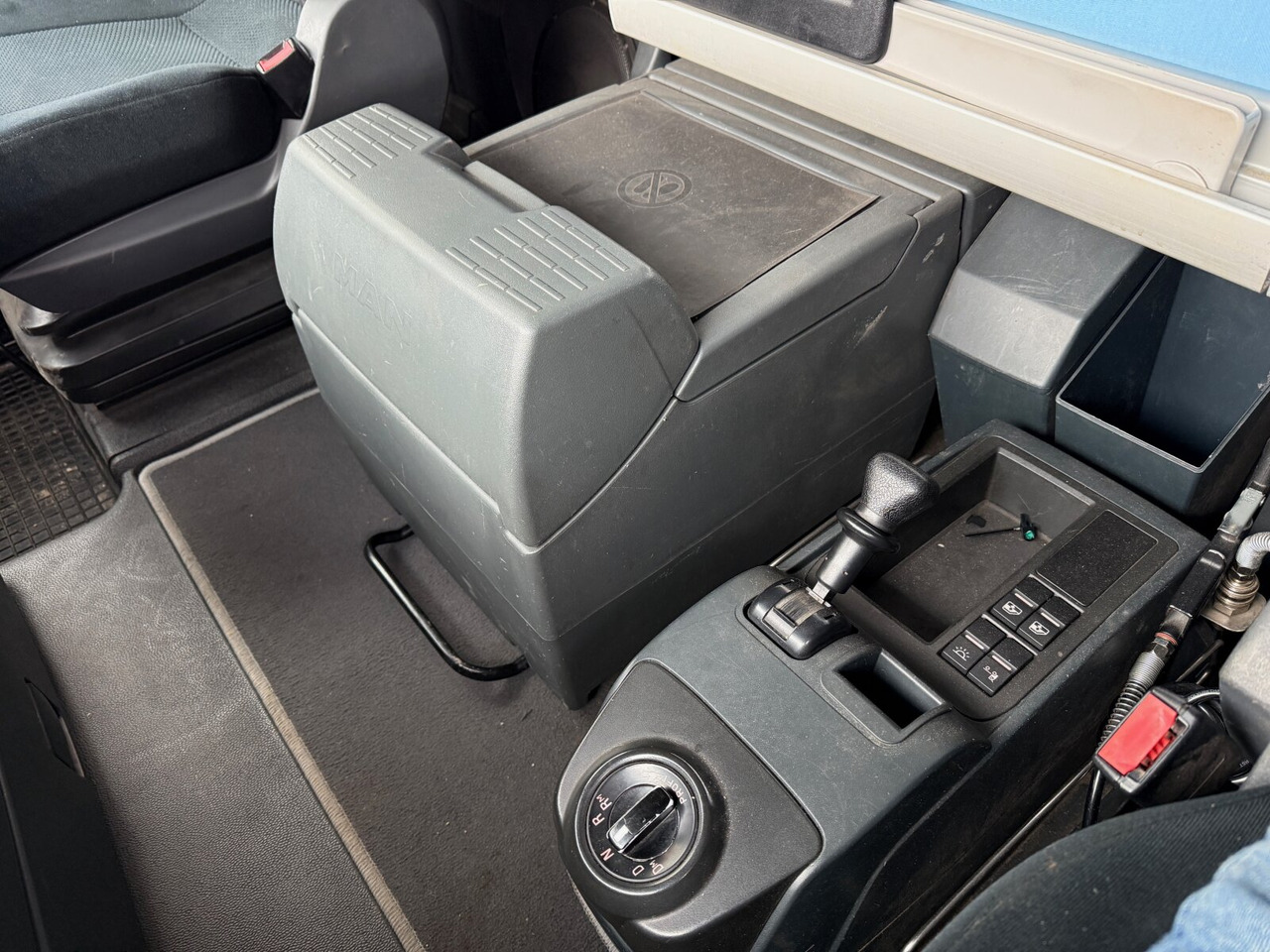 MAN TGX 26.480 6x4 BLS TGX 26.480 6x4 BLS, Retarder, XLX, Standklima, Hydraulik, zGG 90t - Çekici: fotoğraf 4 MAN TGX 26.480 6x4 BLS TGX 26.480 6x4 BLS, Retarder, XLX, Standklima, Hydraulik, zGG 90t - Çekici: fotoğraf 4