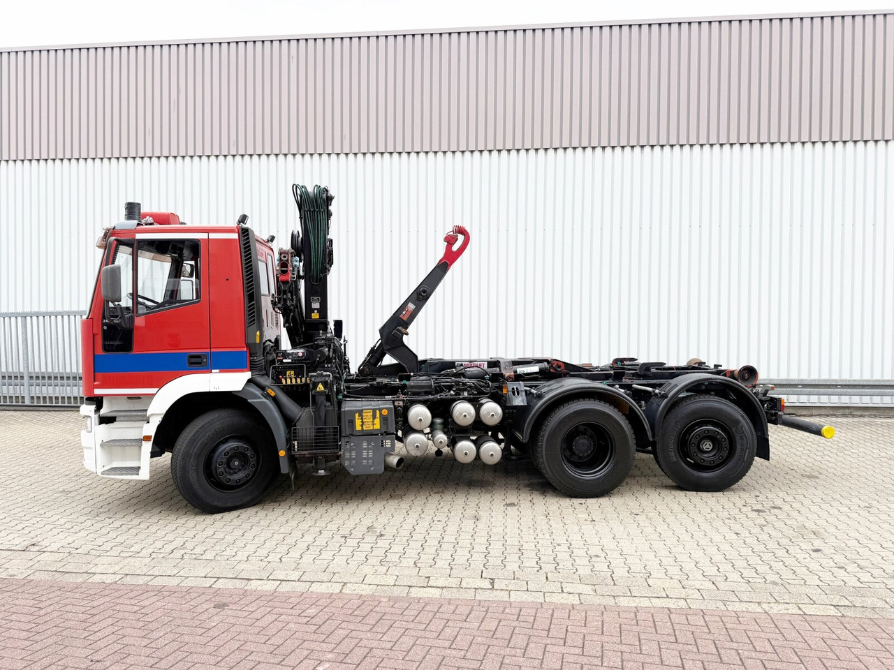 EuroTech 240E38 6x2-4 EuroTech 240E38 6x2-4, Lift-/Lenkachse, Seilwinde, Kran Hiab 100 - Kancalı yükleyici kamyon, Vinçli kamyon: fotoğraf 1 EuroTech 240E38 6x2-4 EuroTech 240E38 6x2-4, Lift-/Lenkachse, Seilwinde, Kran Hiab 100 - Kancalı yükleyici kamyon, Vinçli kamyon: fotoğraf 1
