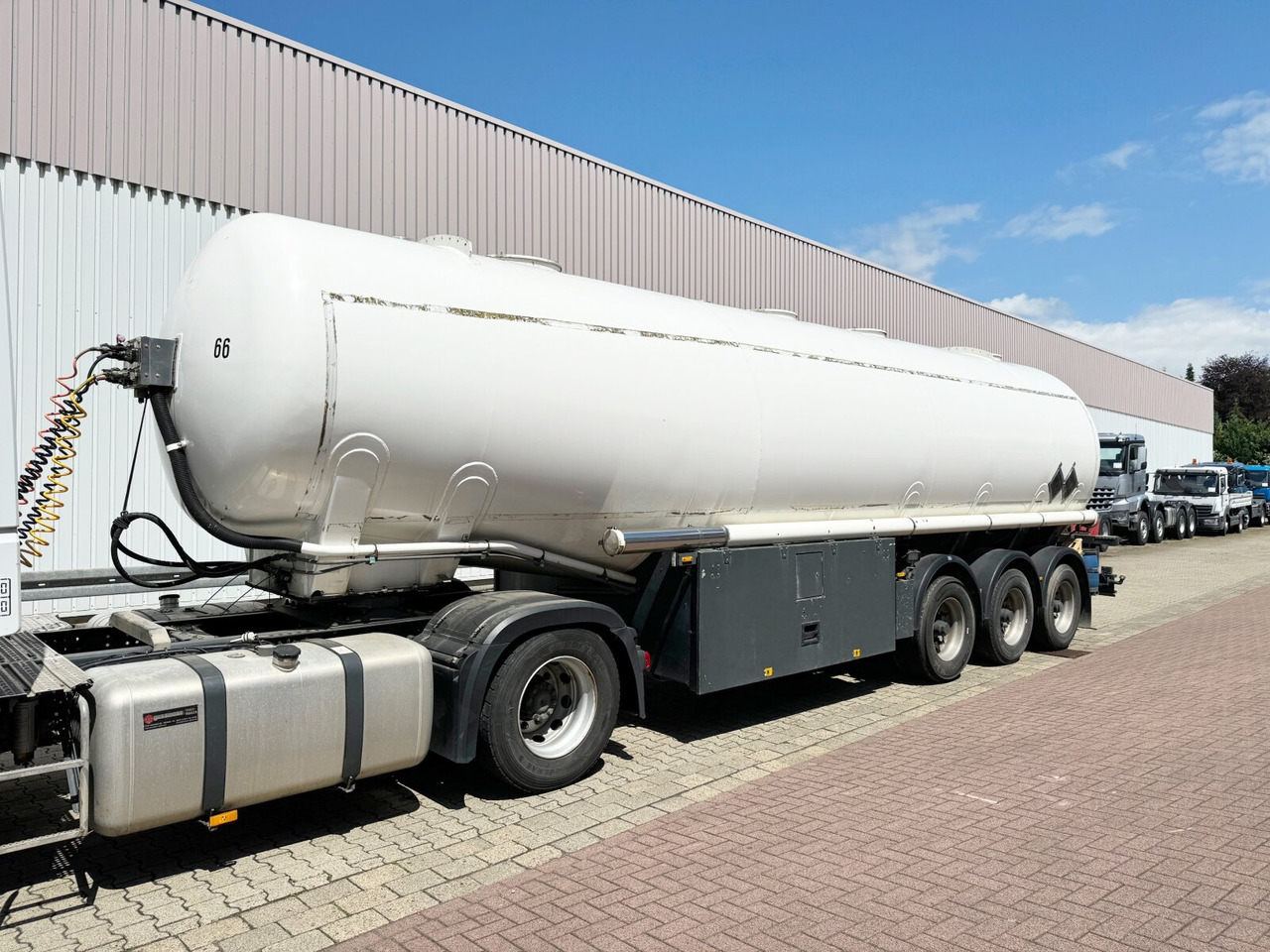 Feldbinder TSA 44.3-4 TSA 44.3-4, Tankauflieger, 4 Kammern, 43300l - Tanker dorse: fotoğraf 1 Feldbinder TSA 44.3-4 TSA 44.3-4, Tankauflieger, 4 Kammern, 43300l - Tanker dorse: fotoğraf 1